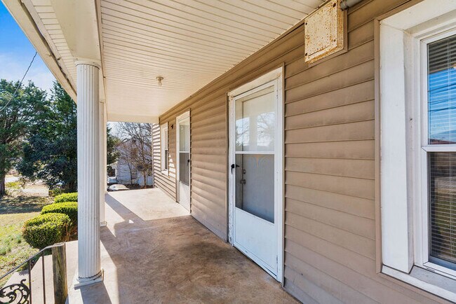 Foto del edificio - 104 Drugstore St