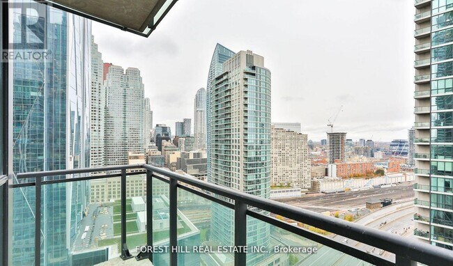 Building Photo - 18-2618 Harbour St