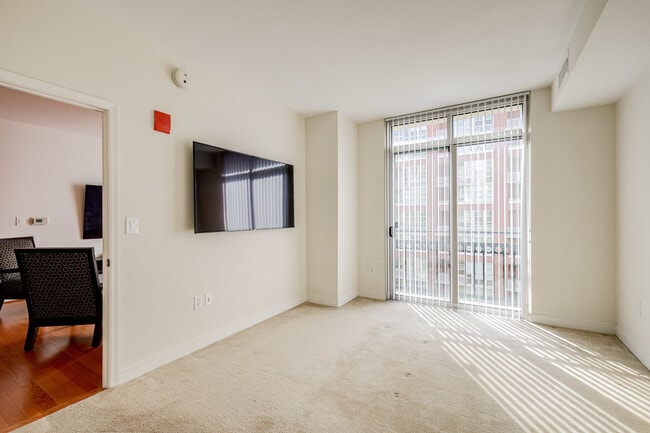 Building Photo - 155 Potomac Passage
