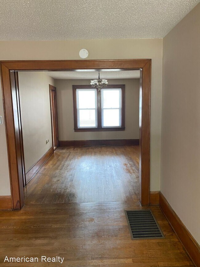 Building Photo - 2 br, 1 bath House - 812 Weaver Pike