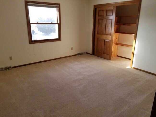 Bedroom 2 - 5305 Chestnut Dr
