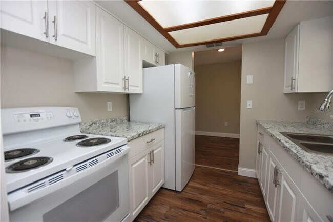 Foto del edificio - 1224 Waterview Blvd E
