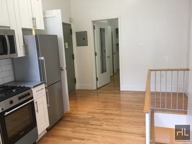 Building Photo - 564 Vanderbilt Ave
