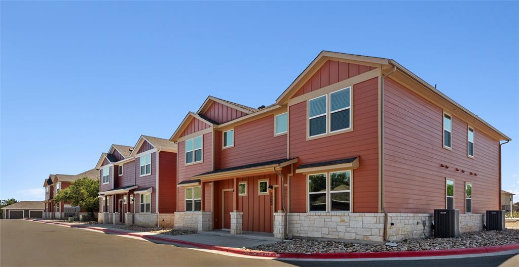 Foto principal - 523 Powell Dr