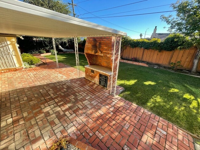 Foto del edificio - $3,890 / 4b/2bth - CUTE HOME IN GLENMOOR