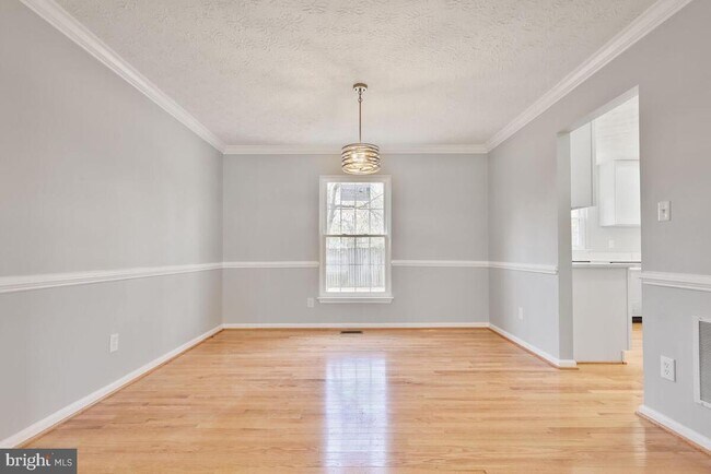 Building Photo - 7802 Shallowbrook Ct