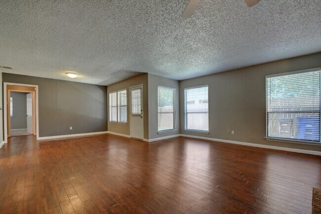 Foto del edificio - 9204 Sedgemoor Trail