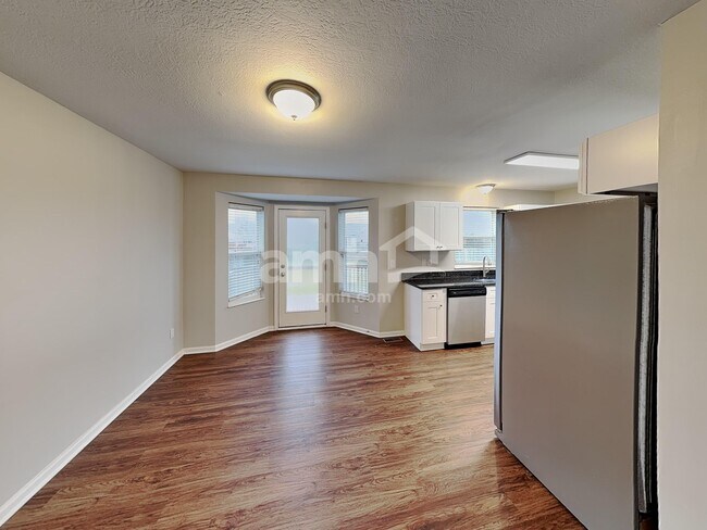 Building Photo - 8022 Crete Ln