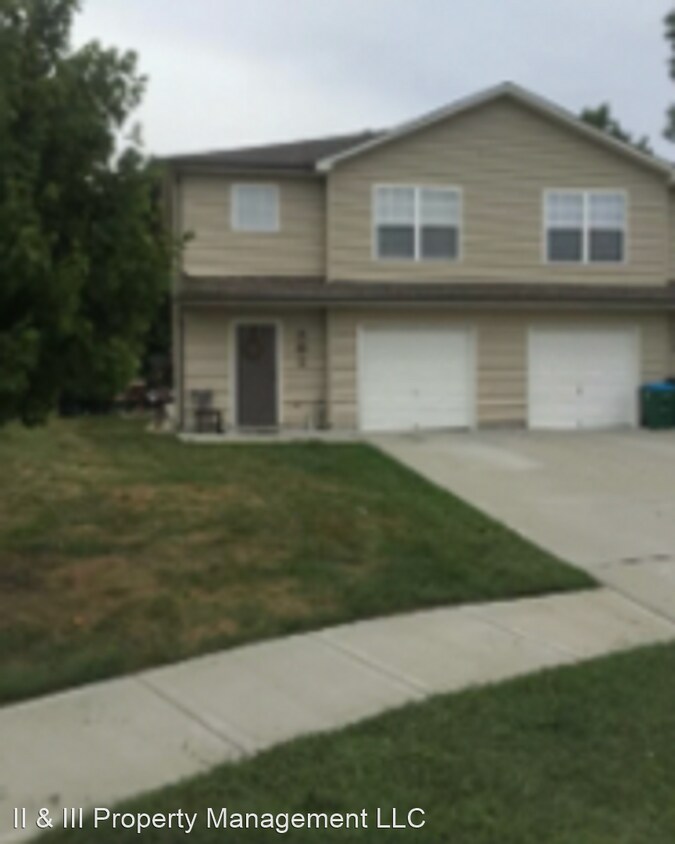 405 S Darrowby Dr, Raymore, MO 64083 House Rental in Raymore, MO