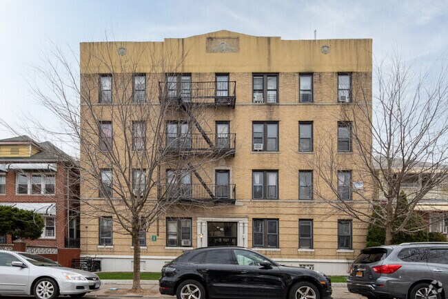 Building Photo - 45 Bay 28th St