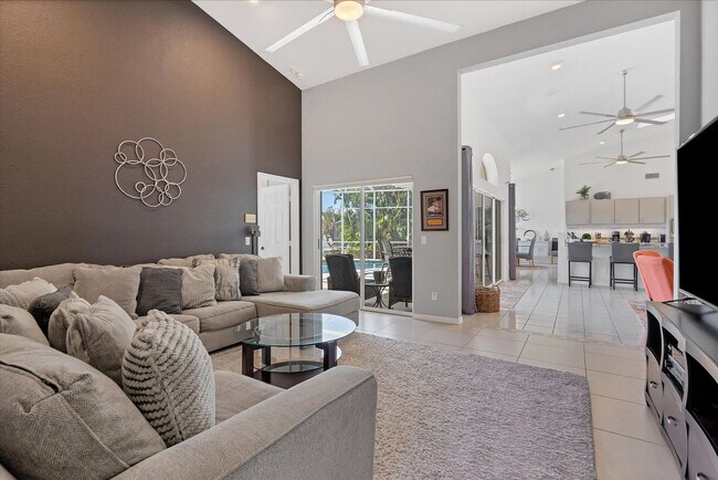 Foto del edificio - 265 Belvedere Ct