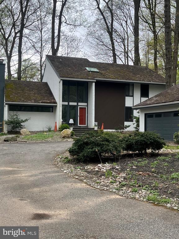Building Photo - 208 Pheasant Run Dr