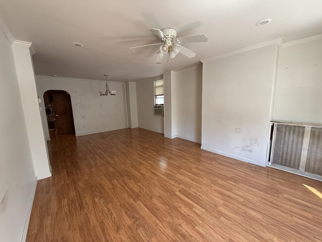 Building Photo - 381 Liberty Ave