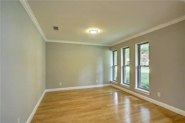 Building Photo - 1205 Edgefield Dr