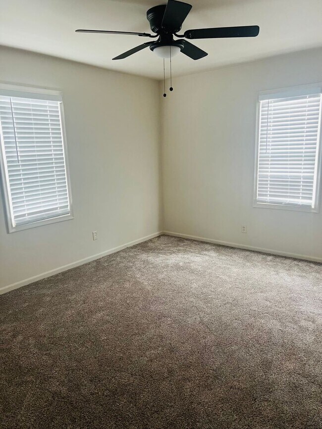 Foto del edificio - Newly remodeled home with 2nd kitchen in the basement