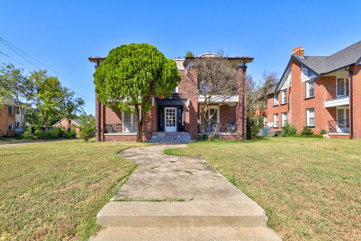 Primary Photo - 1 Bed 1 Bath apartment in Okc close to Pla...