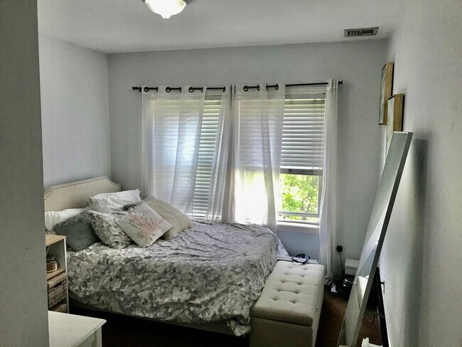 Building Photo - 111 W 8th St