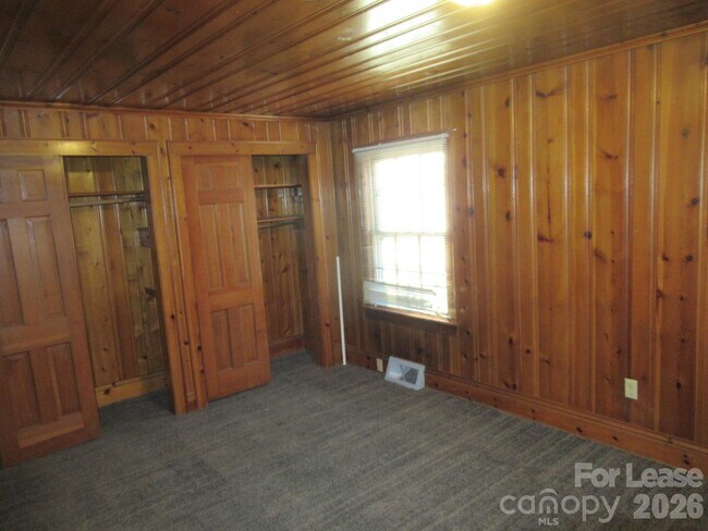 Foto del edificio - 505 S Cedar St