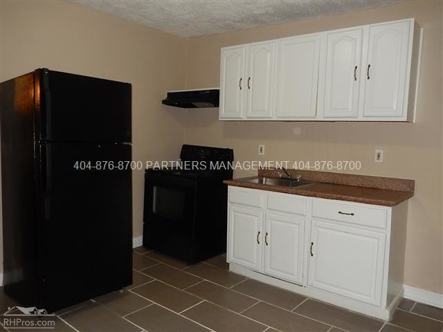Building Photo - 2700 Flat Shoals Rd