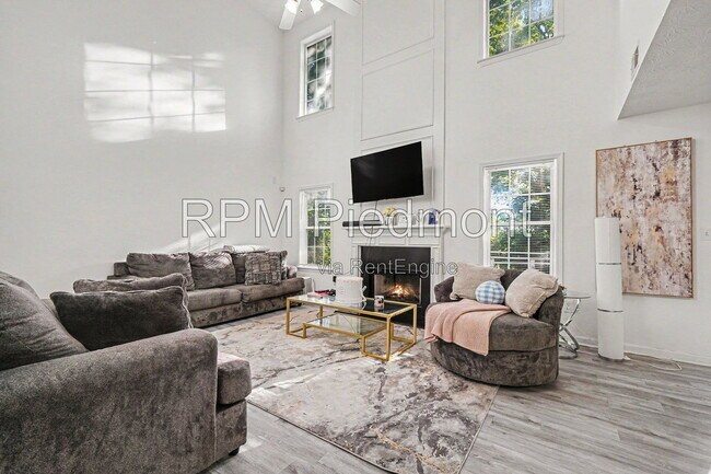 Foto del edificio - 550 Claudel Ct SW