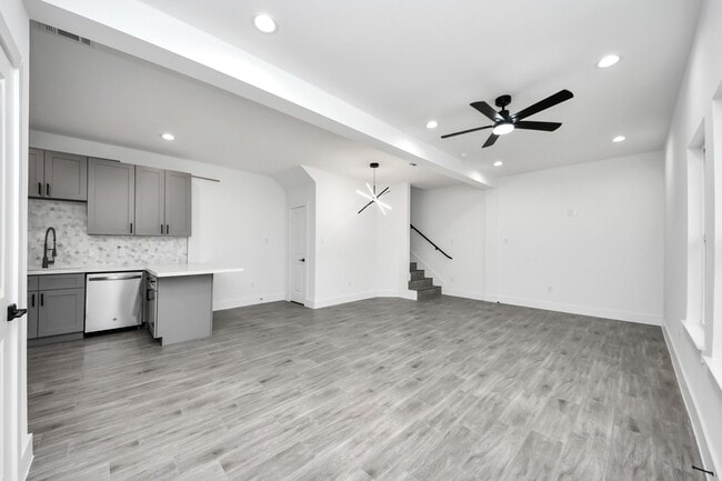 Foto del edificio - 7412 Carver Rd