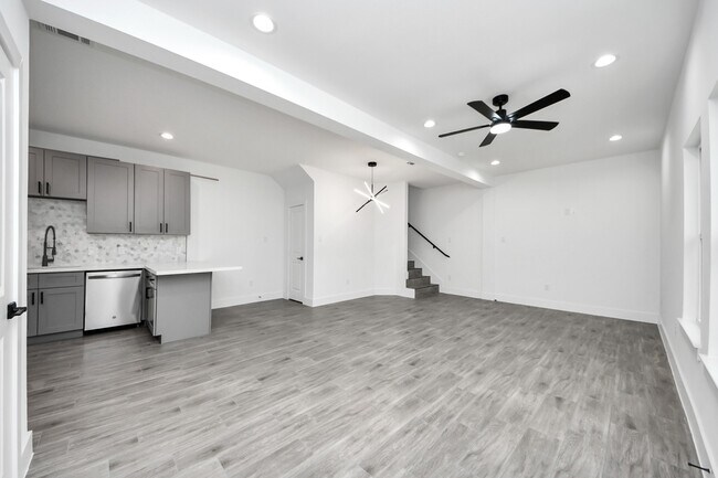 Foto del edificio - 7412 Carver Rd