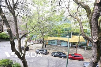 Building Photo - 828 Cardero St