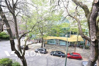Building Photo - 828 Cardero St