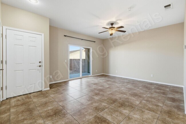 Foto del edificio - CENTRALLY LOCATED LA COSTA TOWNHOME