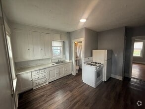 Building Photo - 204 Douglas St