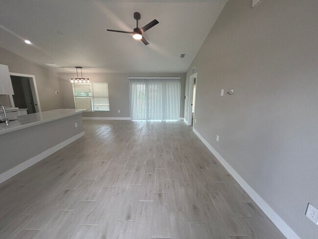 Foto del edificio - 1906 NW 21st Ave