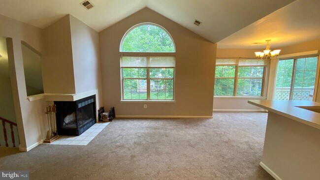 Building Photo - 1010 Foxmeadow Dr
