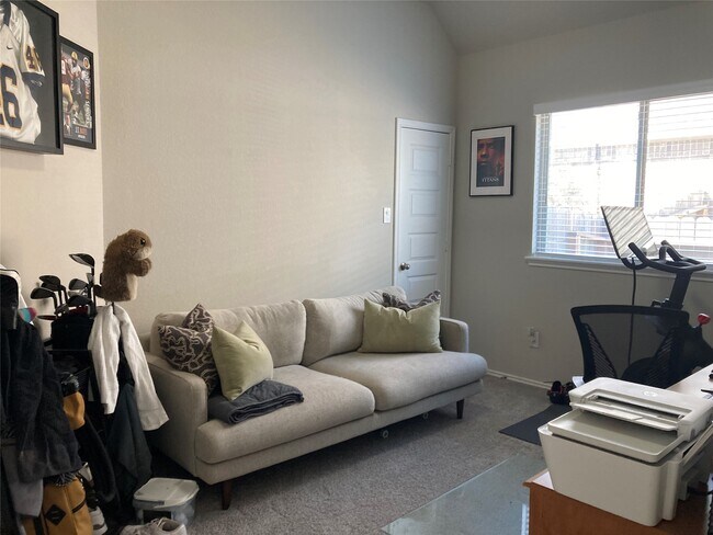 Foto del edificio - 1133 Wandering Brook St