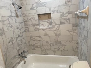 Building Photo - 12728 Shannon Hills Dr
