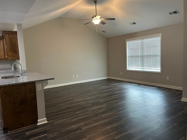 Foto del edificio - 610 Constitution Dr