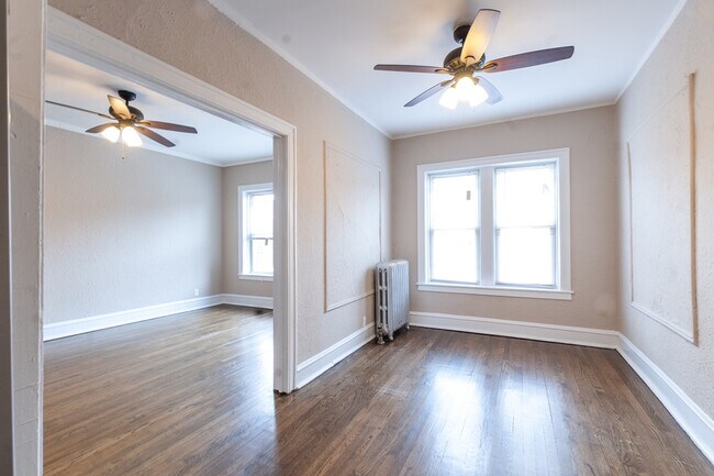 Foto del edificio - 1331 W Touhy Ave