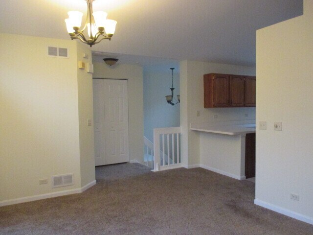 Building Photo - Spacious 2 bedroom 2 bath 2nd floor Ranch ...