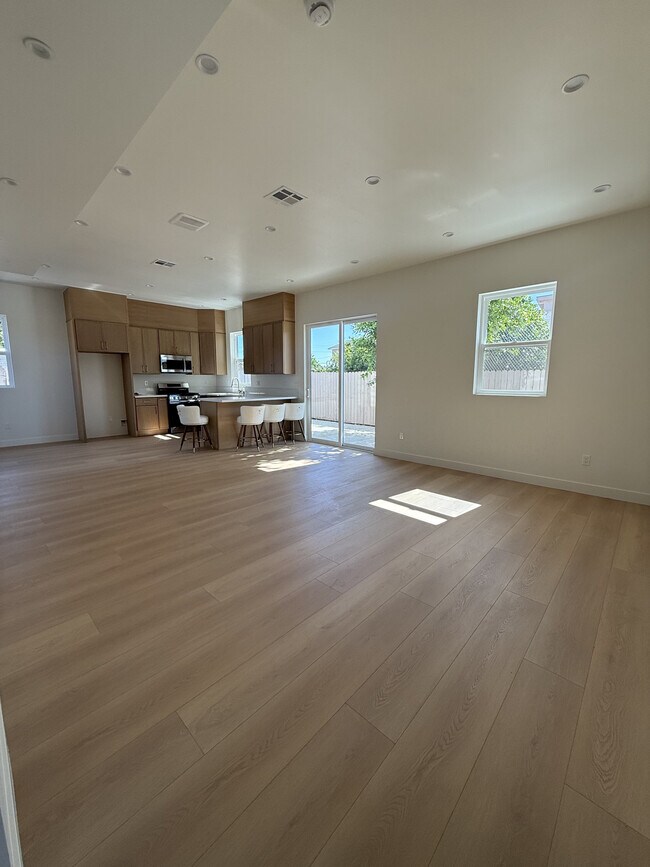 Foto del edificio - 7806 Ferncola Ave