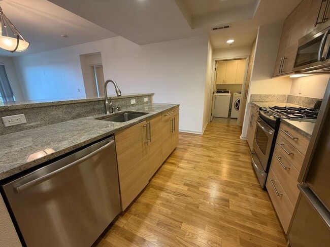 Building Photo - LUXURY 2 BEDROOM CONDO IN DOWNTOWN WALNUT CREEK, CA!