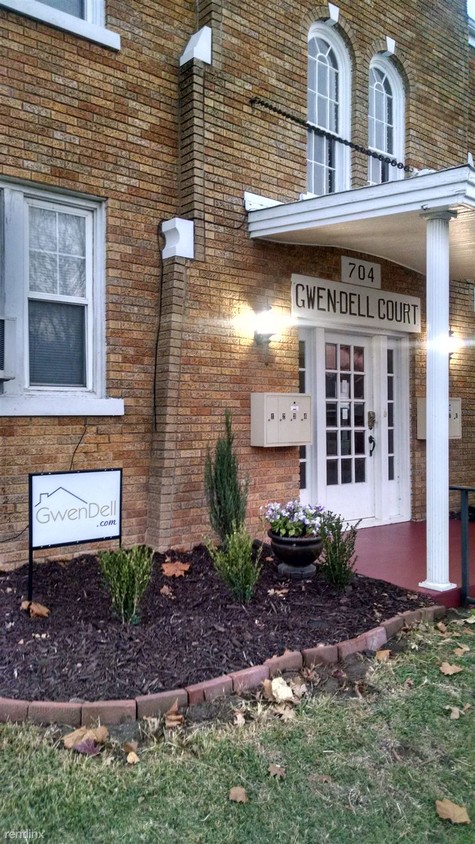 Foto principal - 704 N Broadway Ave