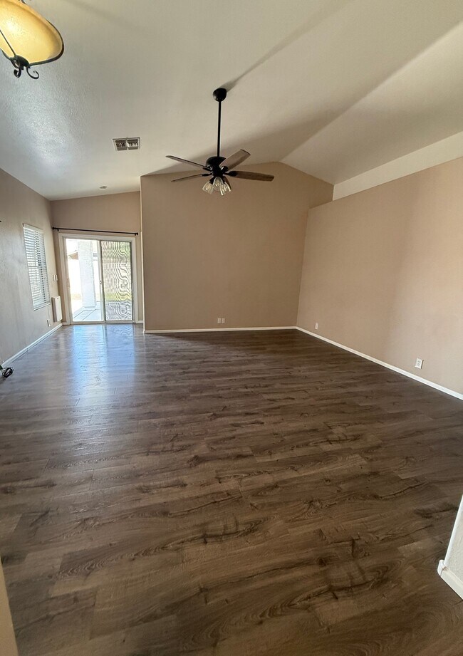 Foto del edificio - 17617 N Larkspur Ln