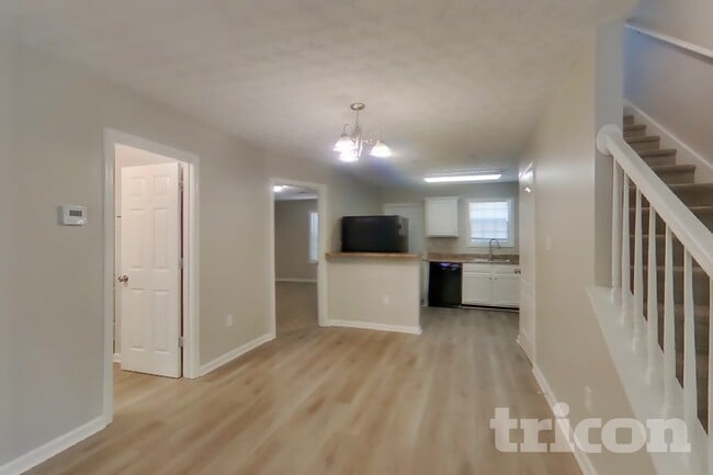 Building Photo - 1030 Weatherwood Pl NE