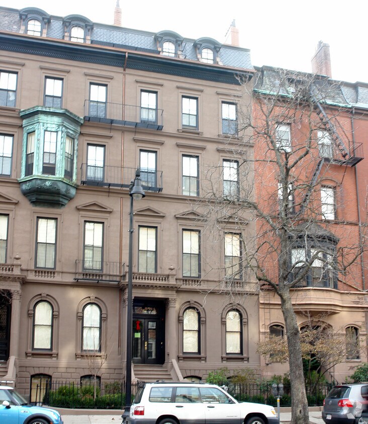 Primary Photo - 133 Beacon St