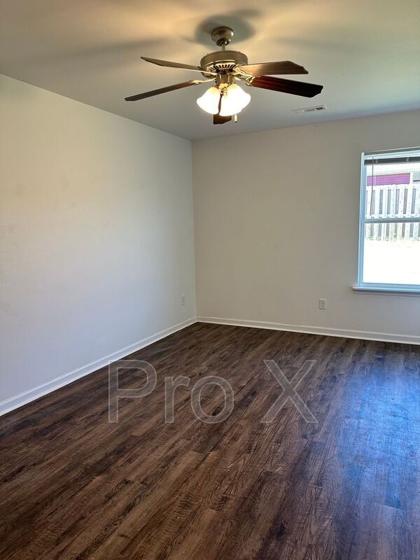 Building Photo - 405 Alex Jordan Dr