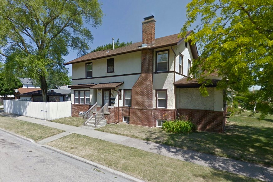 1102 North Ave, Waukegan, IL 60085 Townhome Rentals in Waukegan IL