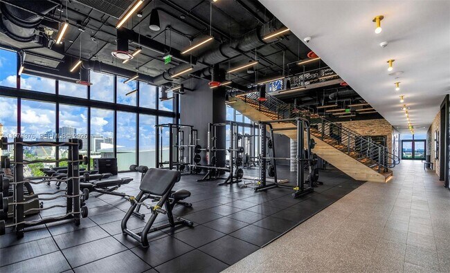 Foto del edificio - 398 NE 5th St