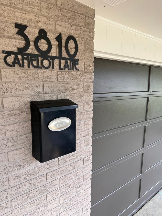 Primary Photo - 3810 Camelot Ln