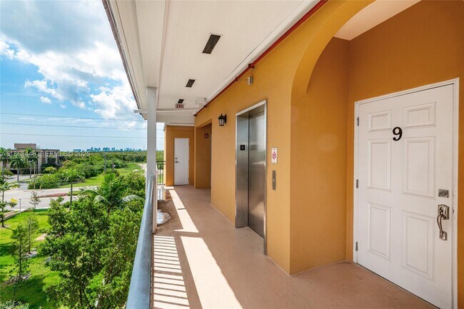 Foto del edificio - 555 E Dania Beach Blvd