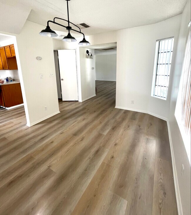 Building Photo - Mar Vista Apartments