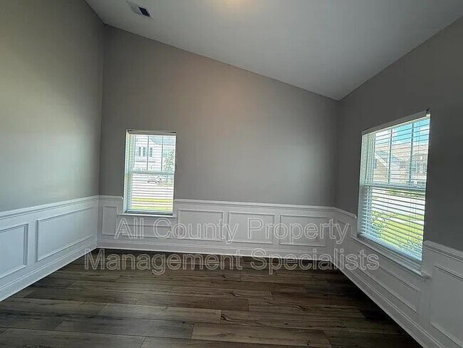 Foto del edificio - 333 Underhill Dr
